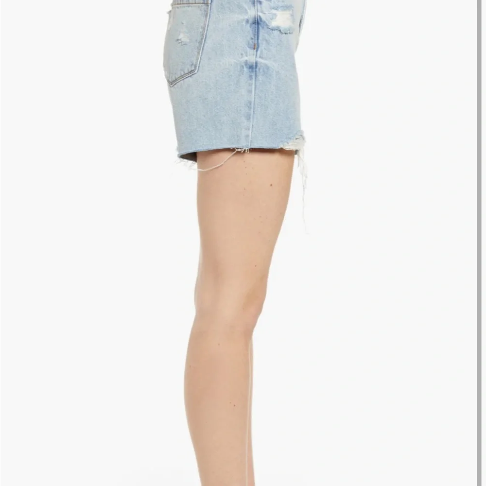 NWT‎ Blank NYC Distressed Wash Mom Denim Shorts